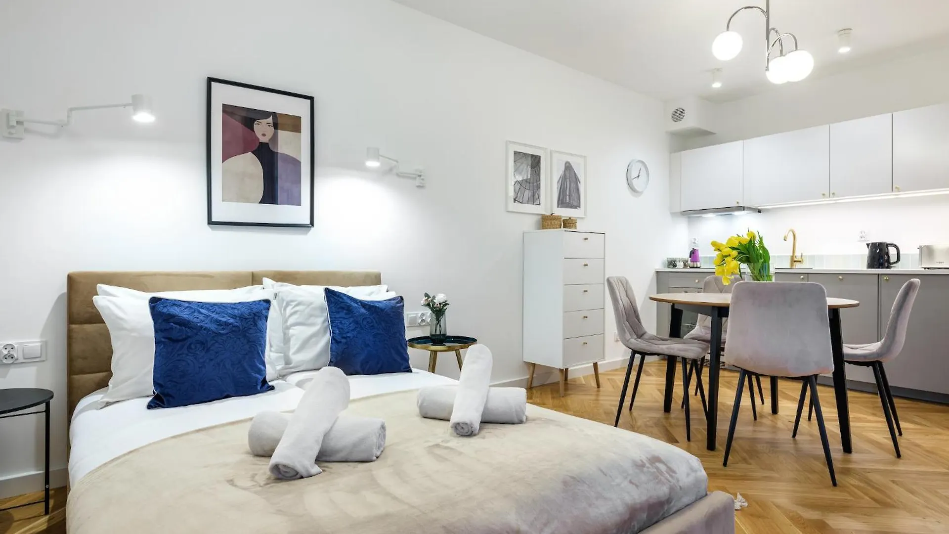 Tyzenhauz Suites Topolowa Krakow 0*,  Poland